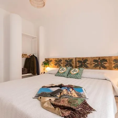 Dalmar 1st Floor & Pool Access Apartment