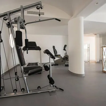 Apartment Dalmar 1st Floor & Pool Access *