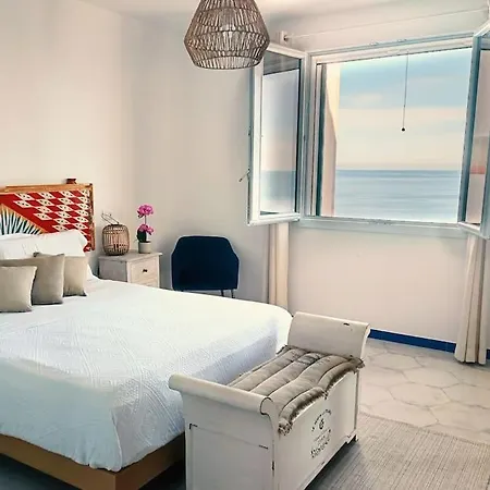 Dalmar 1st Floor & Pool Access Apartment *